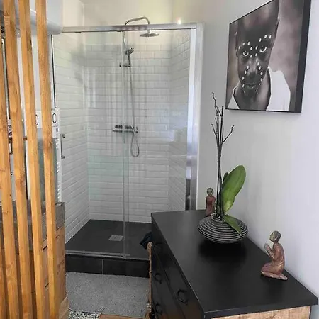 Appartement Agreable 2 Pieces Au Calme Paris