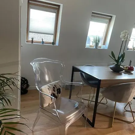 Agreable 2 Pieces Au Calme * Paris